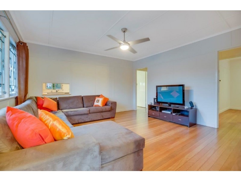 29 Turquoise Street, Holland Park QLD 4121