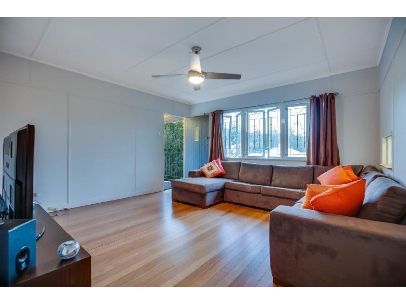 29 Turquoise Street, Holland Park QLD 4121