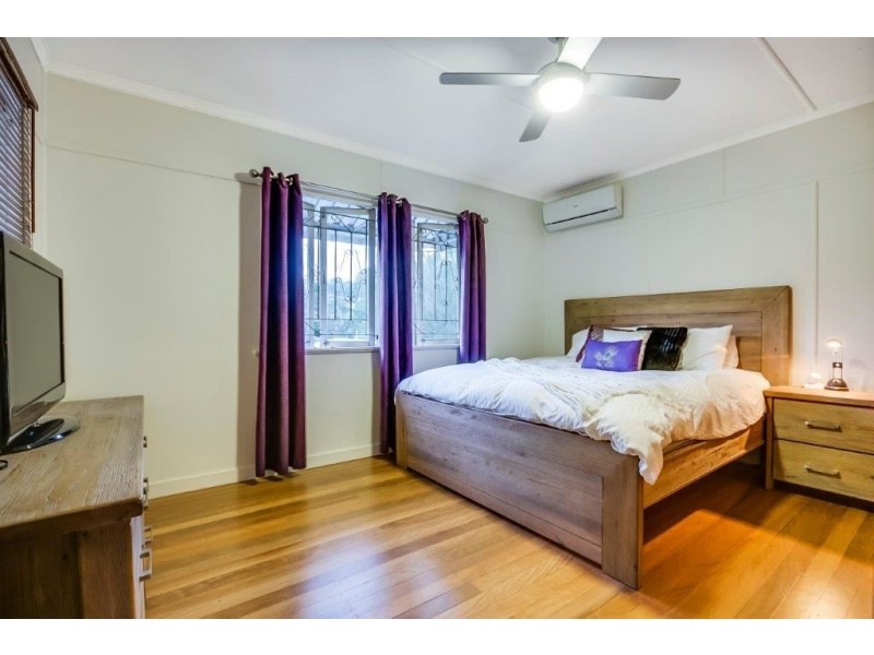 29 Turquoise Street, Holland Park QLD 4121