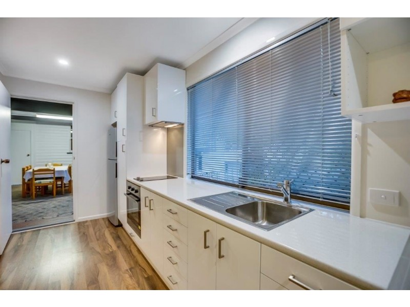 29 Turquoise Street, Holland Park QLD 4121