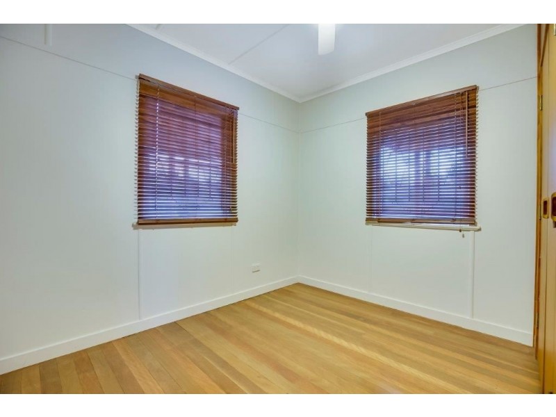 29 Turquoise Street, Holland Park QLD 4121