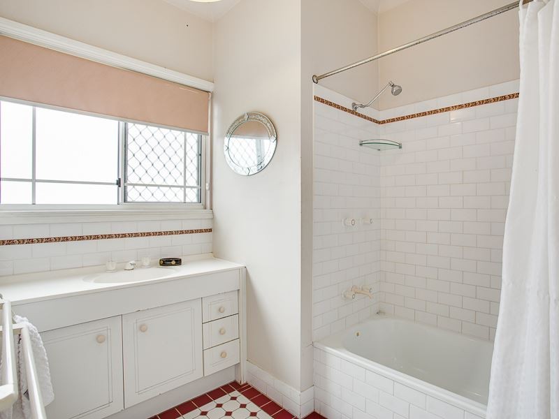 120 Hawthorne Road, Hawthorne QLD 4171