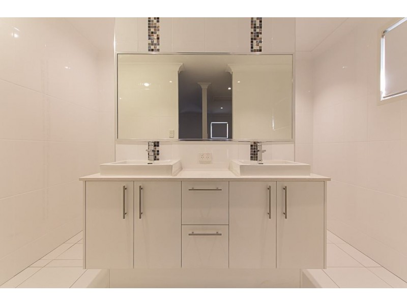 73 Clarke Street, Hendra QLD 4011