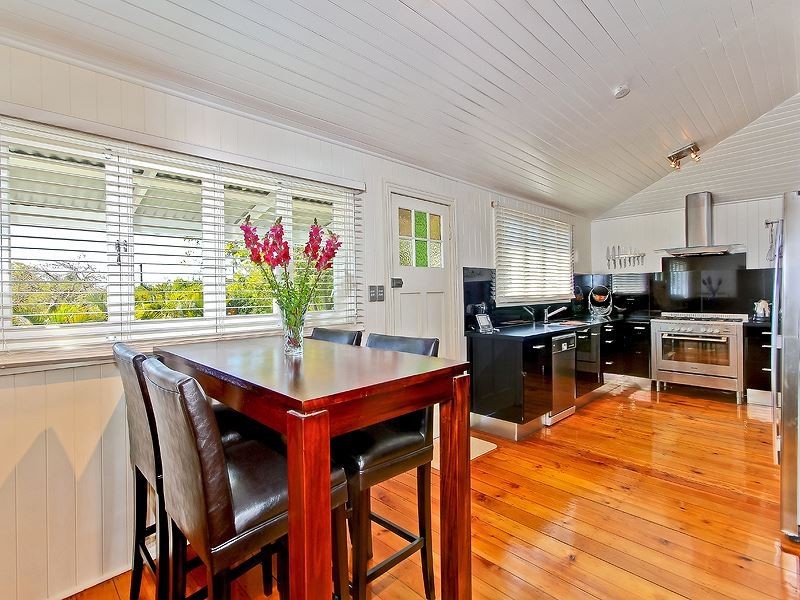 1 Virginia Avenue, Hawthorne QLD 4171