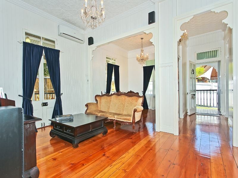 1 Virginia Avenue, Hawthorne QLD 4171