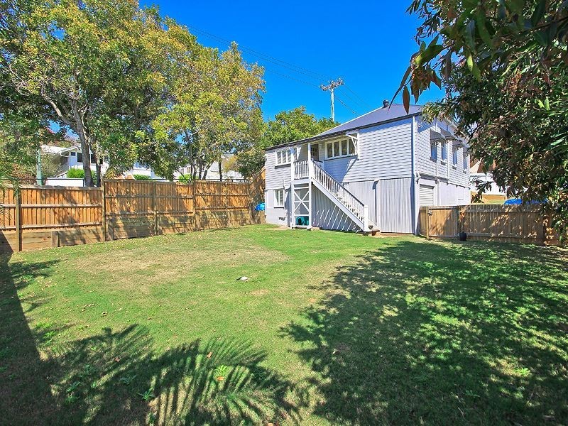 1 Virginia Avenue, Hawthorne QLD 4171