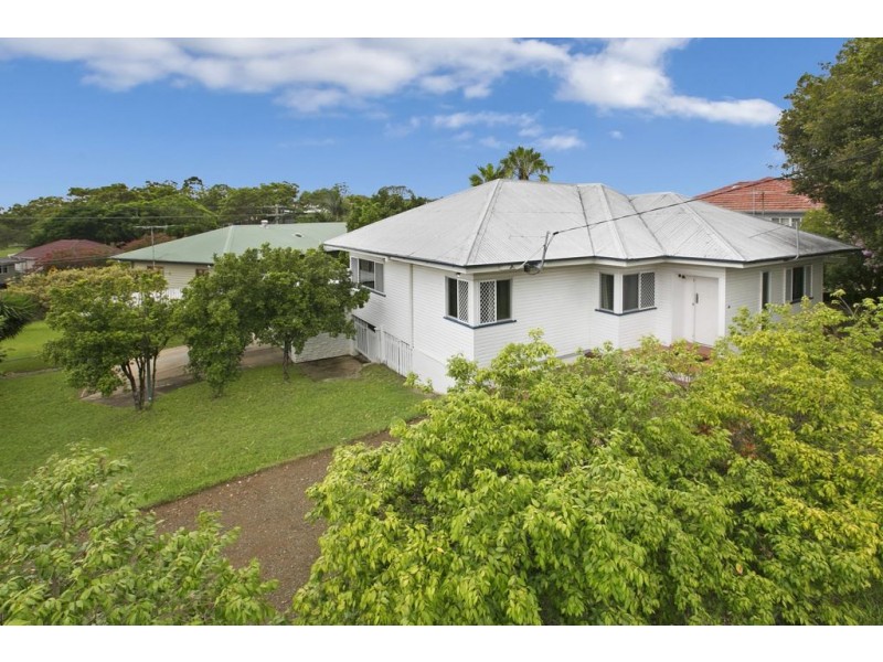 55 Domitia Avenue, Seven Hills QLD 4170