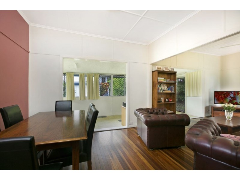 55 Domitia Avenue, Seven Hills QLD 4170