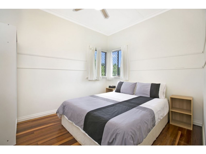 55 Domitia Avenue, Seven Hills QLD 4170