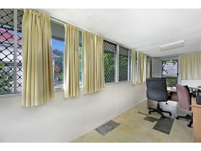 55 Domitia Avenue, Seven Hills QLD 4170