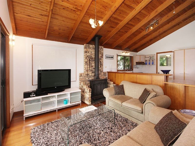 1a Pratt Court, Point Lookout QLD 4183