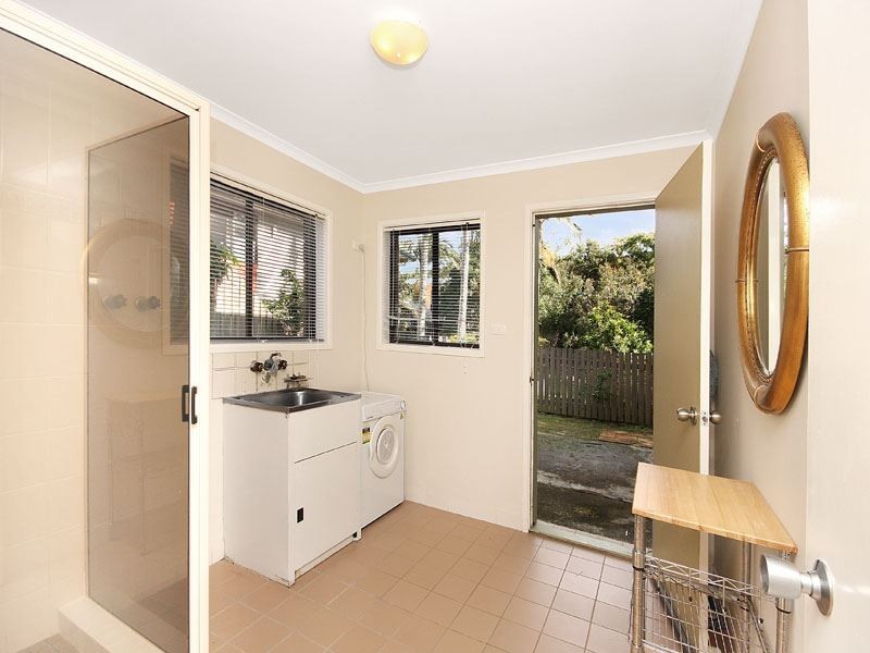 1a Pratt Court, Point Lookout QLD 4183