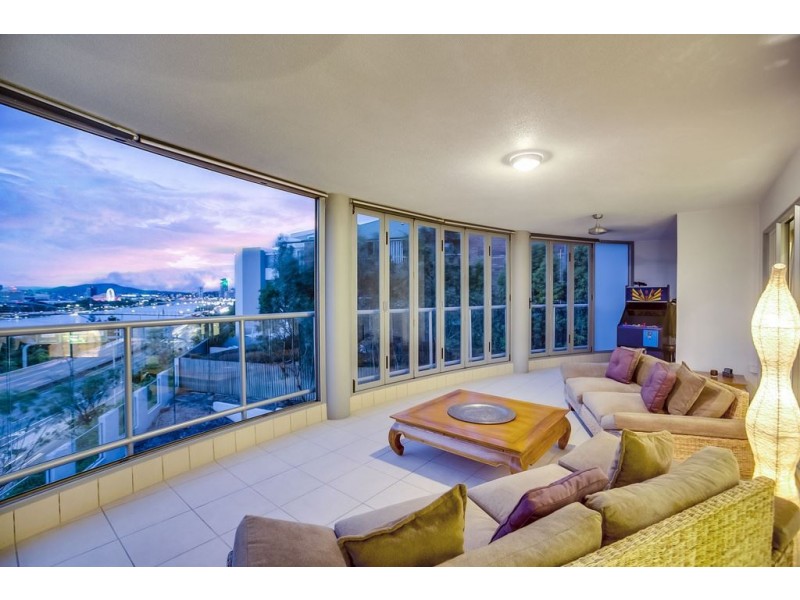 13/284 Vulture Street, Kangaroo Point QLD 4169