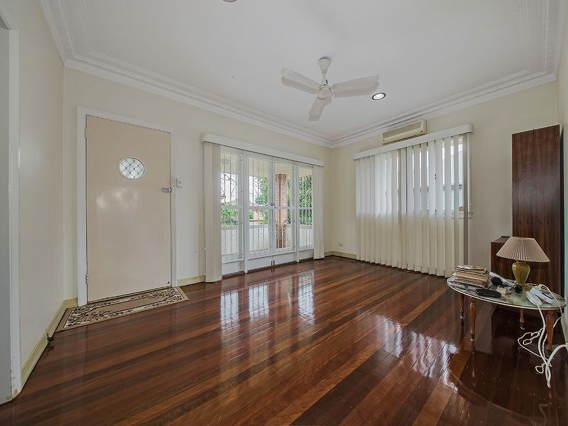 13 Thorpe Street, Balmoral QLD 4171