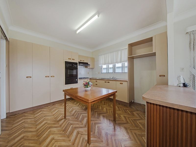 13 Thorpe Street, Balmoral QLD 4171