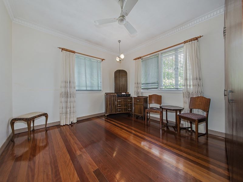 13 Thorpe Street, Balmoral QLD 4171