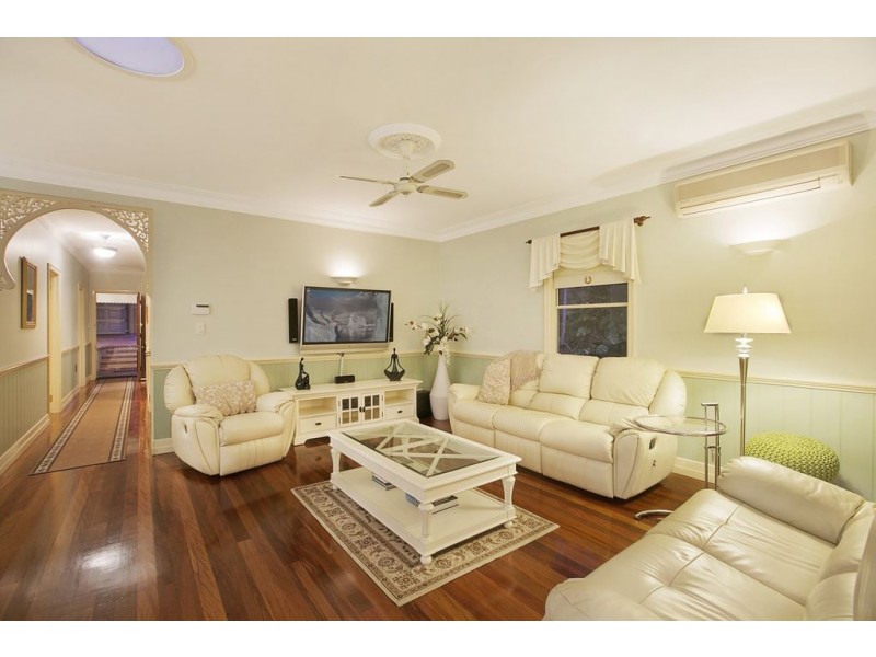 114 Fifth Avenue, Balmoral QLD 4171