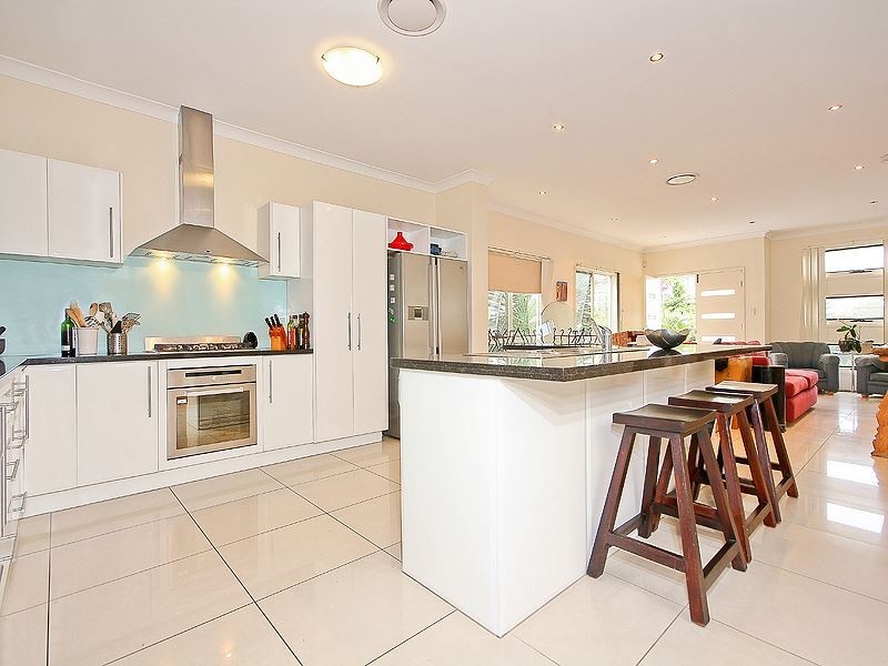 12 Riverbend Place, Bulimba QLD 4171