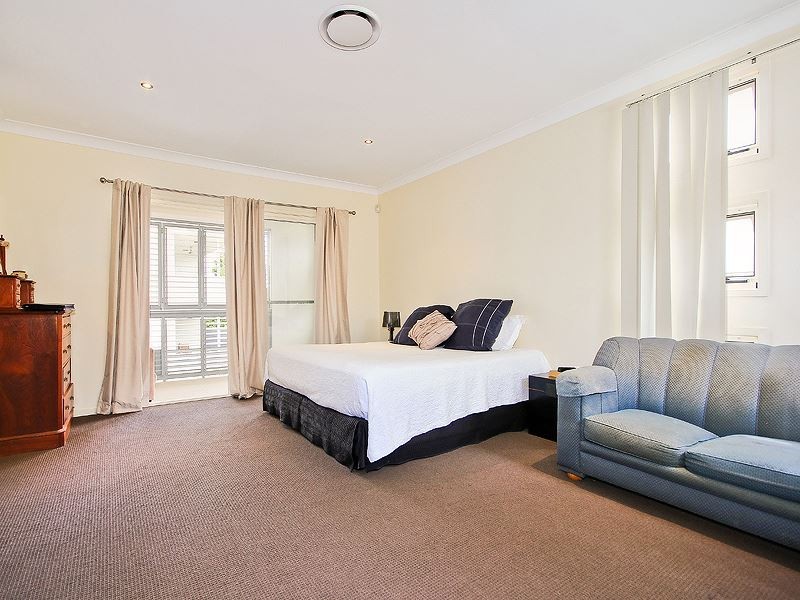 12 Riverbend Place, Bulimba QLD 4171