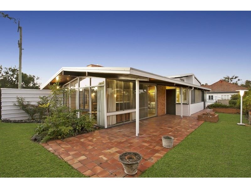 82 Hawken Drive, St Lucia QLD 4067
