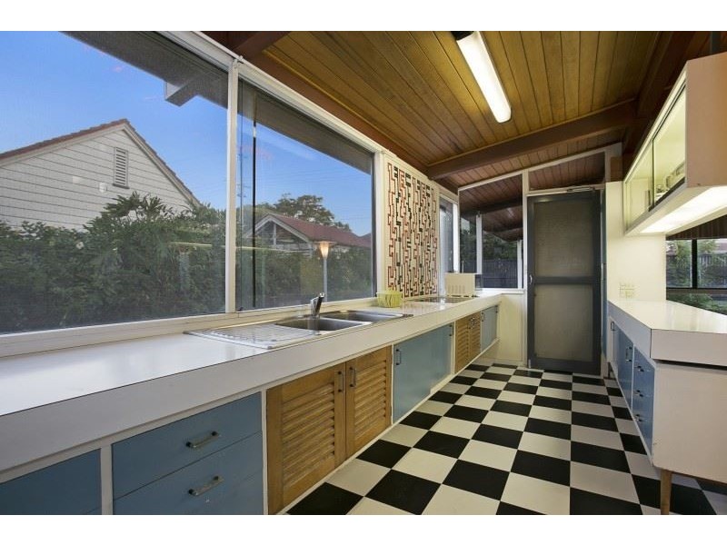 82 Hawken Drive, St Lucia QLD 4067