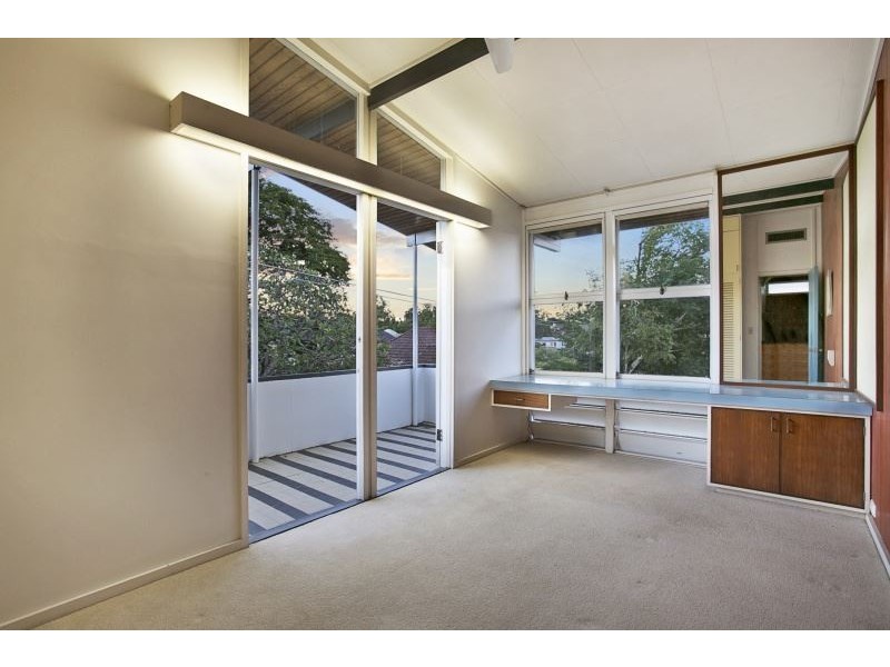 82 Hawken Drive, St Lucia QLD 4067