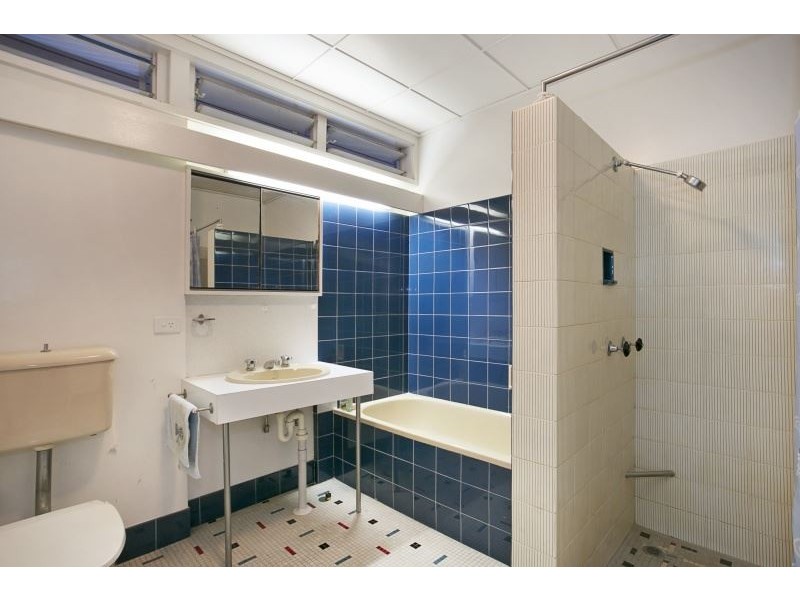 82 Hawken Drive, St Lucia QLD 4067