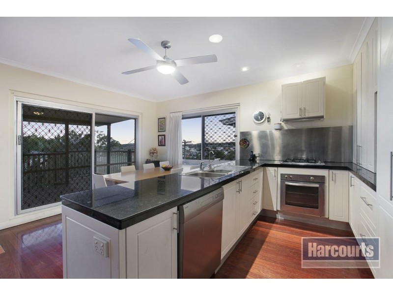 66 Bunowang Street, Balmoral QLD 4171