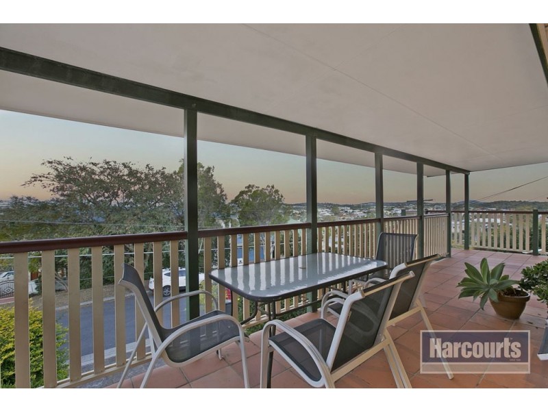 66 Bunowang Street, Balmoral QLD 4171