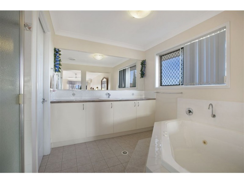 8 Spinel Court, Mango Hill QLD 4509