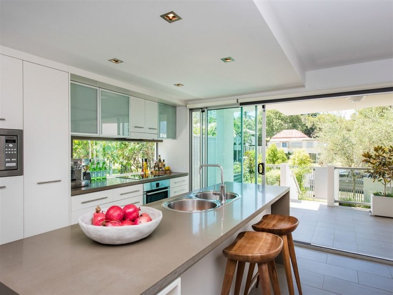 2/207 Brisbane Street, Bulimba QLD 4171