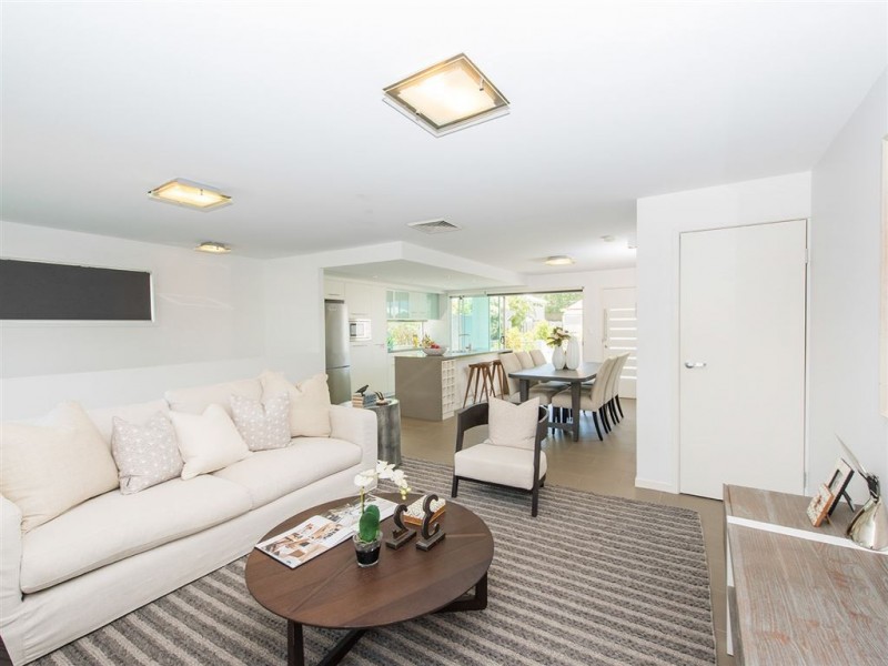 2/207 Brisbane Street, Bulimba QLD 4171