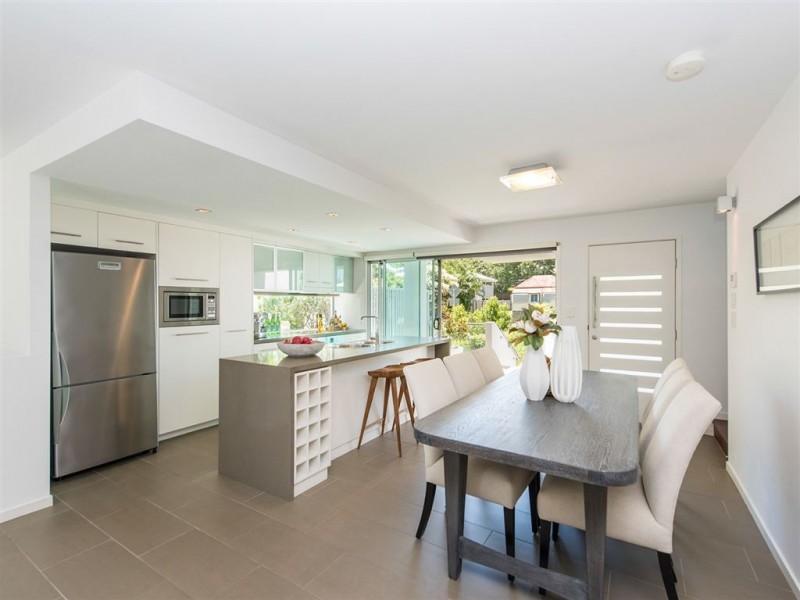 2/207 Brisbane Street, Bulimba QLD 4171