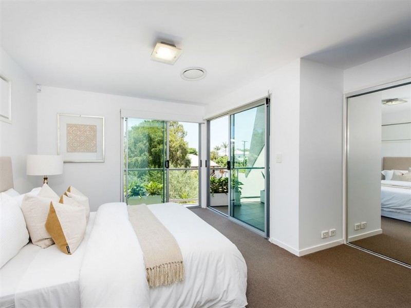 2/207 Brisbane Street, Bulimba QLD 4171