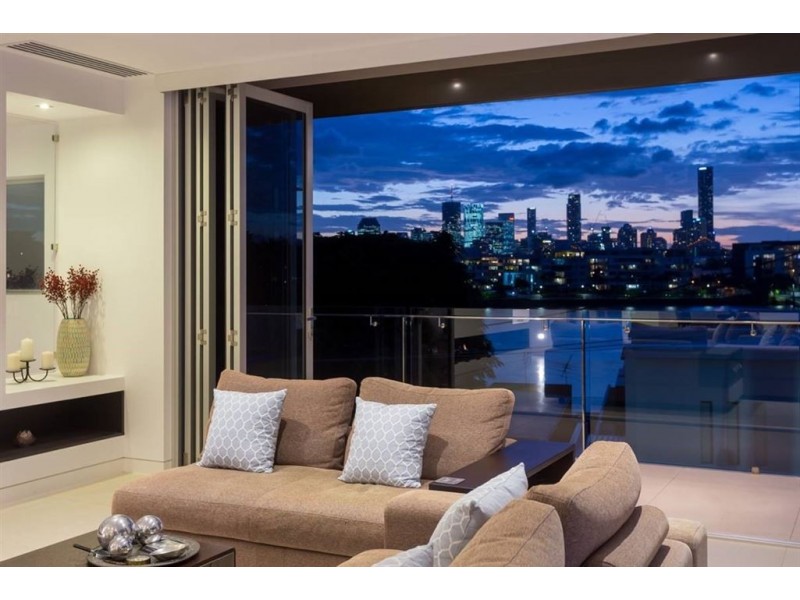 11 Scott Street, Hawthorne QLD 4171