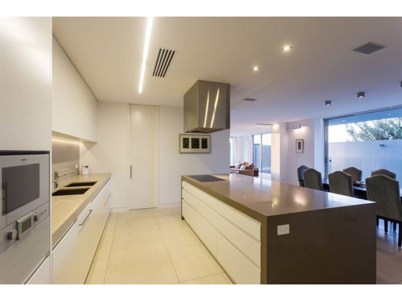 11 Scott Street, Hawthorne QLD 4171