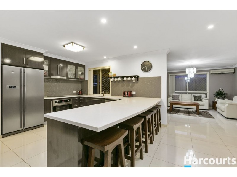 5 Ash Court, Carindale QLD 4152