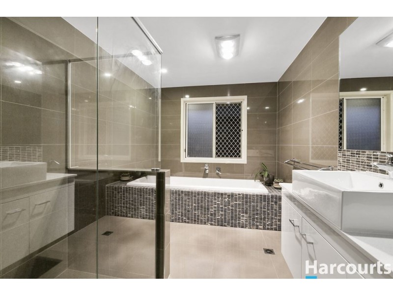 5 Ash Court, Carindale QLD 4152