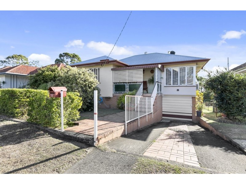 11 Blackwood Avenue, Cannon Hill QLD 4170