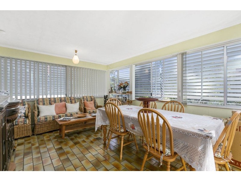 11 Blackwood Avenue, Cannon Hill QLD 4170