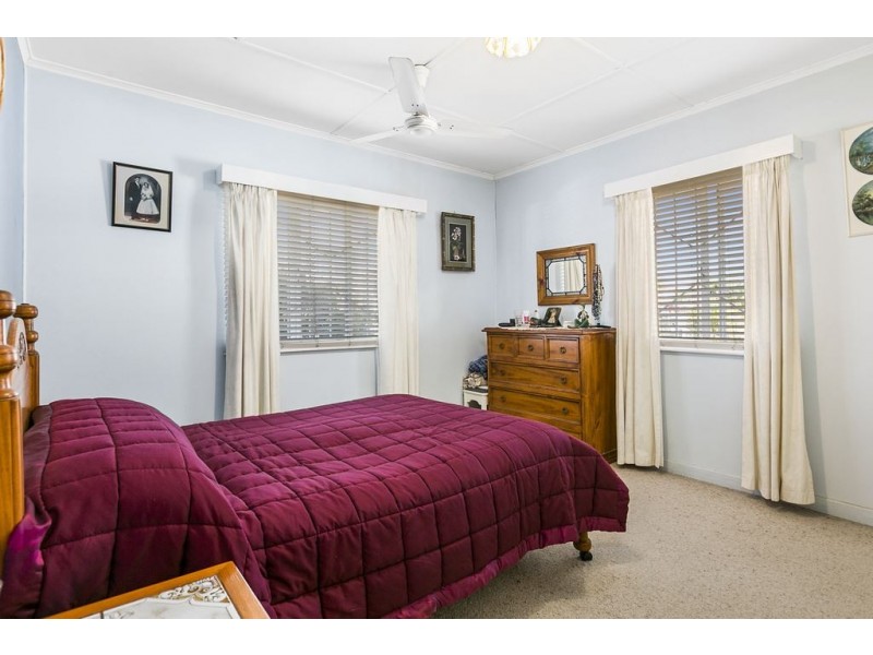 11 Blackwood Avenue, Cannon Hill QLD 4170