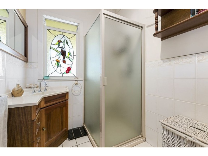 11 Blackwood Avenue, Cannon Hill QLD 4170