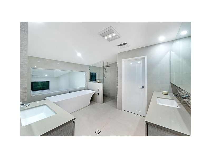 28 Dilkera Street, Balmoral QLD 4171