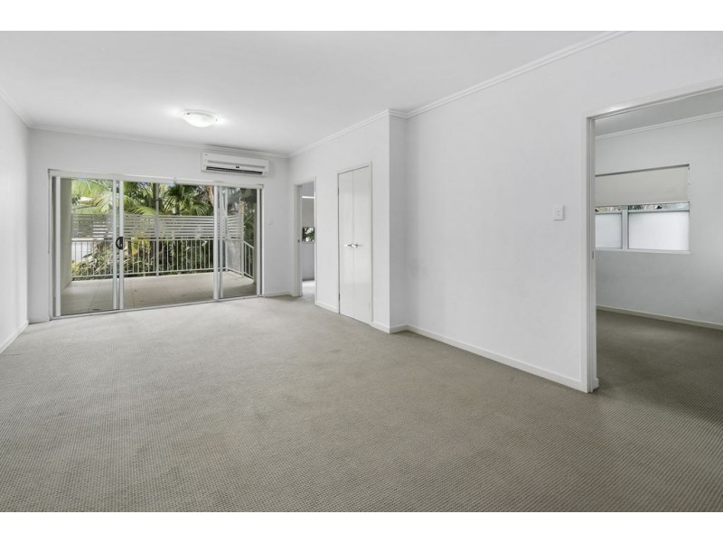 2/320 WYNNUM ROAD, Norman Park QLD 4170