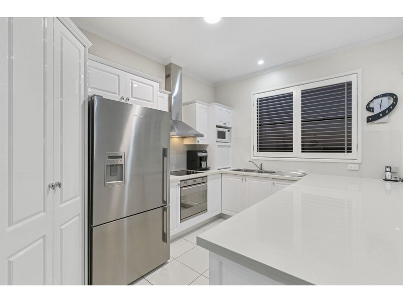 24 Pine Street, Bulimba QLD 4171