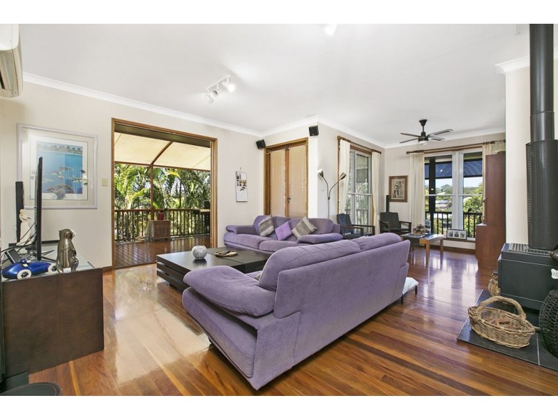 8 REMBRANDT STREET, Carina QLD 4152