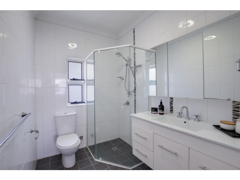 8/212 Cavendish Road, Coorparoo QLD 4151