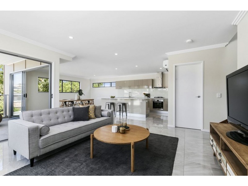 81 Riding Road, Hawthorne QLD 4171