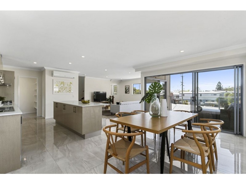 81 Riding Road, Hawthorne QLD 4171