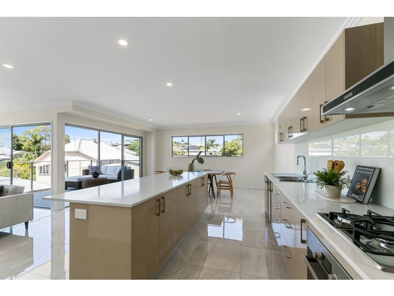 81 Riding Road, Hawthorne QLD 4171